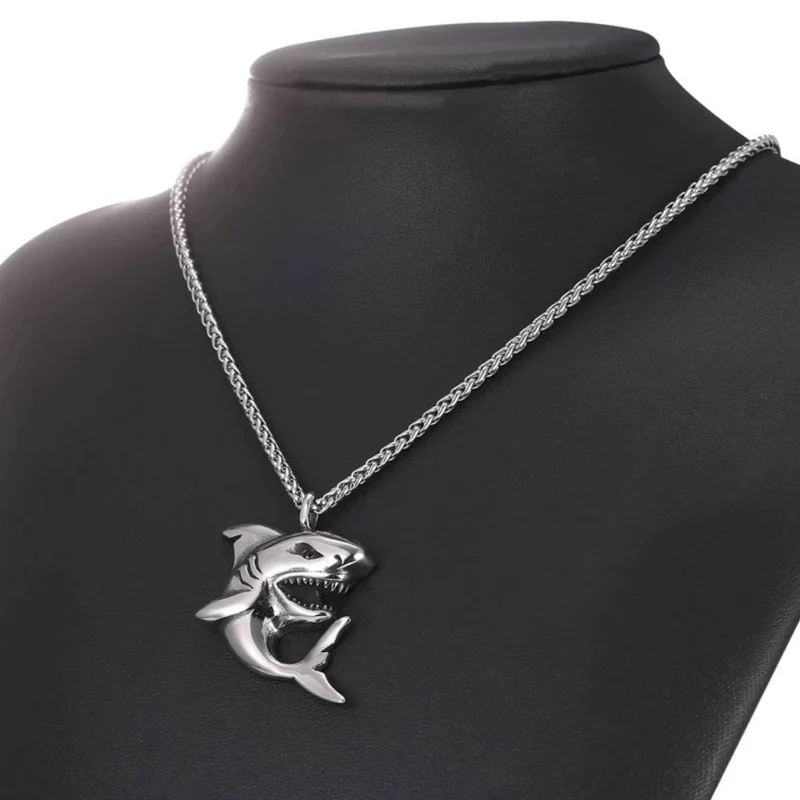 Collier Pendentif Requin Argent