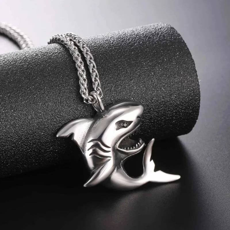 Collier Pendentif Requin Argent