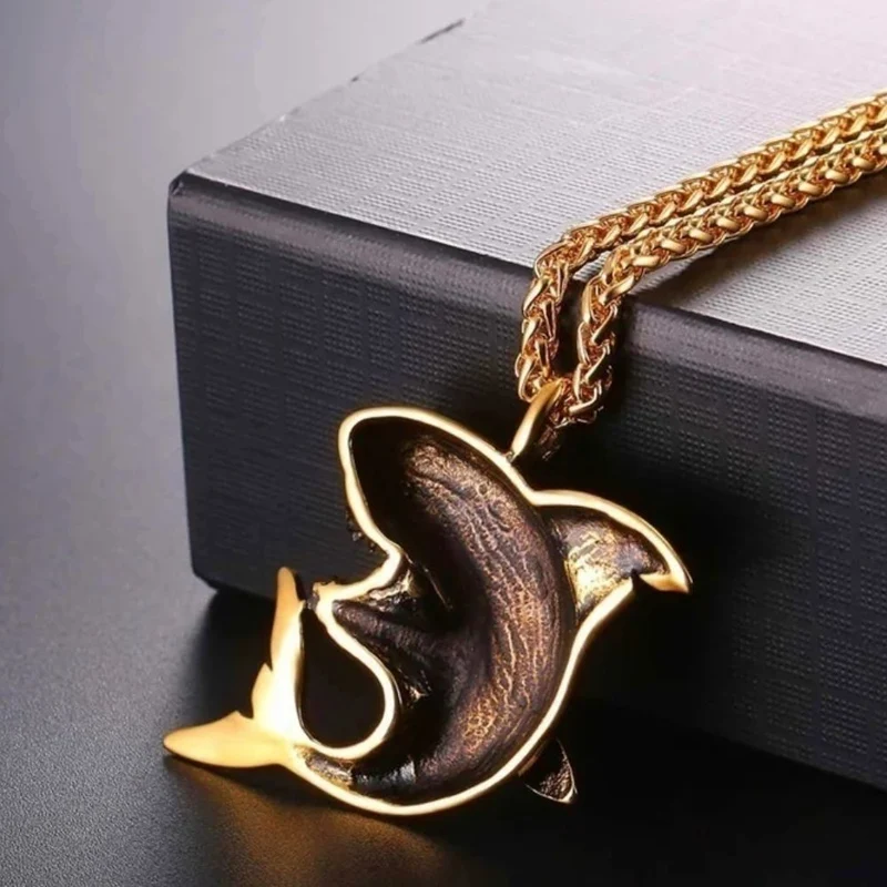 Collier Pendentif Requin Or