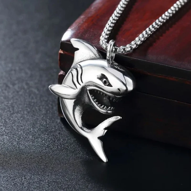 Collier Requin Homme