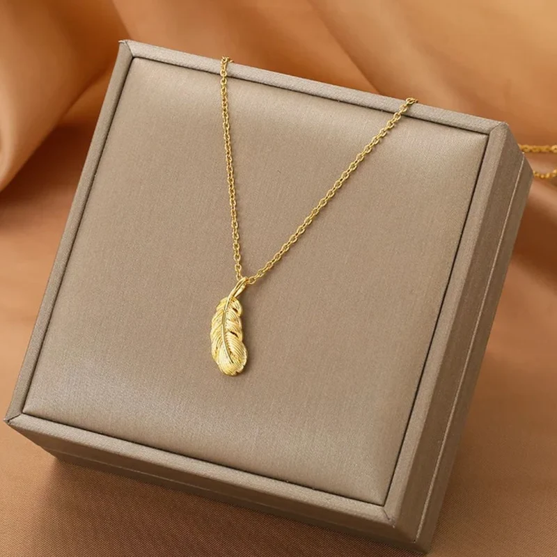 Collier Plume Or