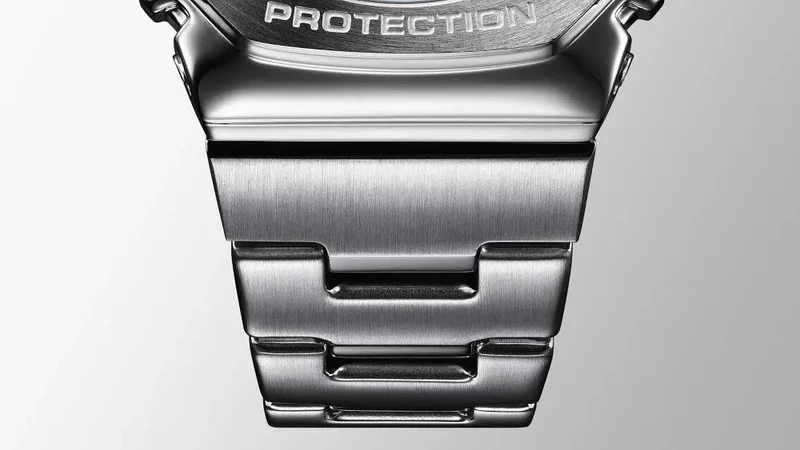 Montre Casio G-Shock GM-2110D-2BER