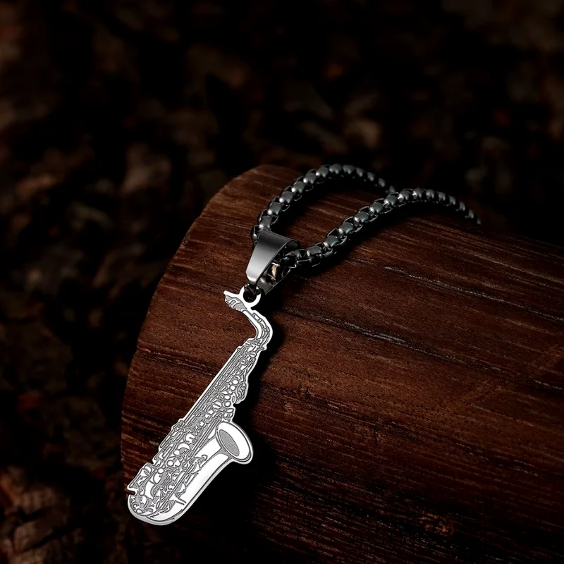 Collier Saxophone