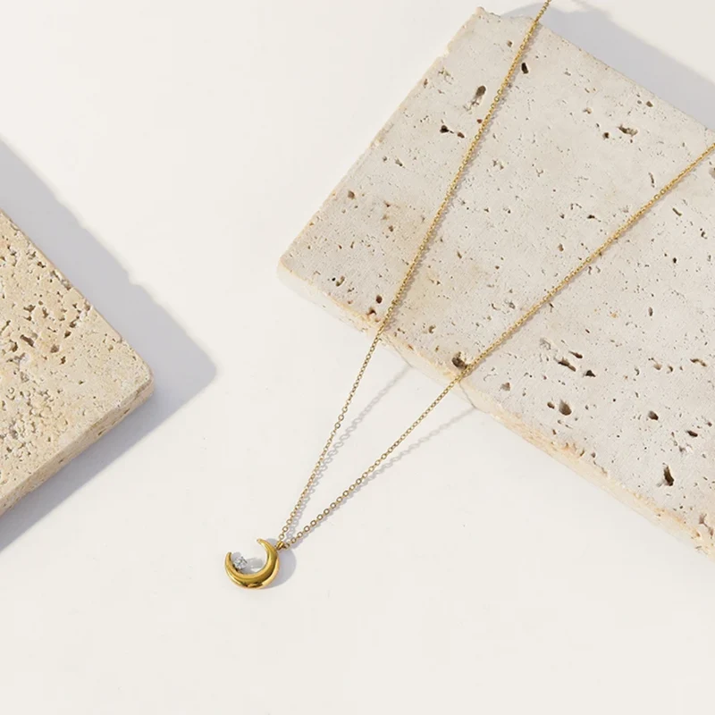 Collier Demi-Lune Acier Inoxydable