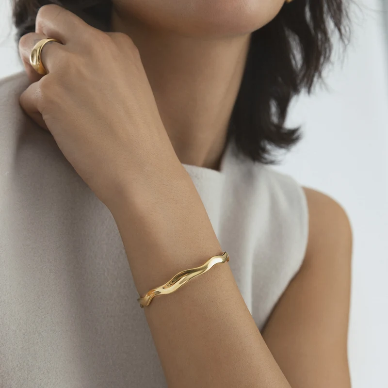 Mockberg Wavy Bolded Cuff Bracelet MB0173