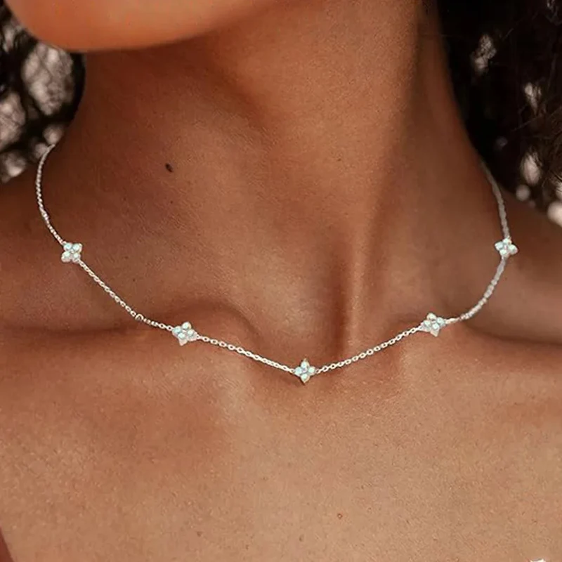 Collier Fleur Ras de Cou