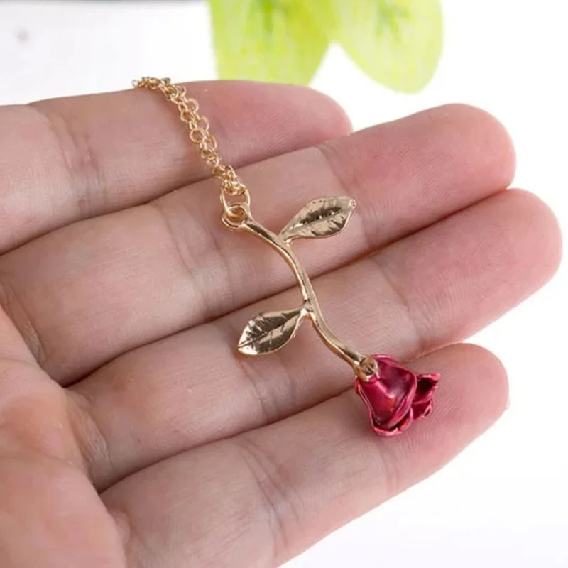 Collier Rose qui Tombe