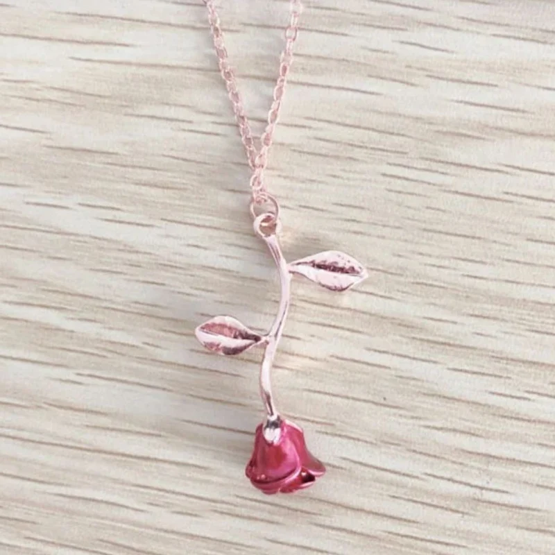 Collier Rose qui Tombe