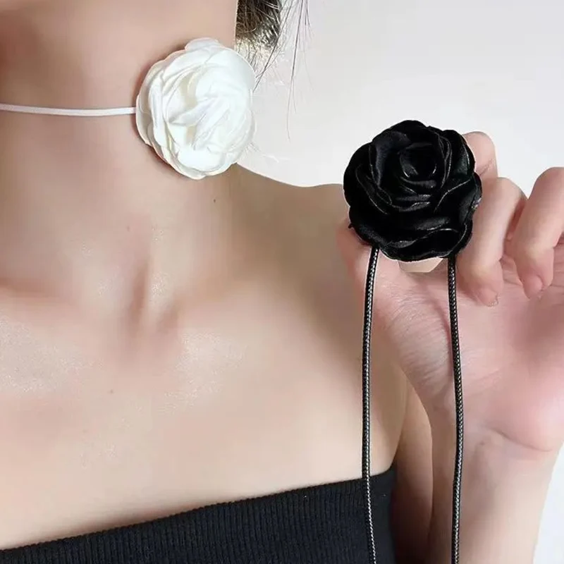 Collier Fleur Élastique