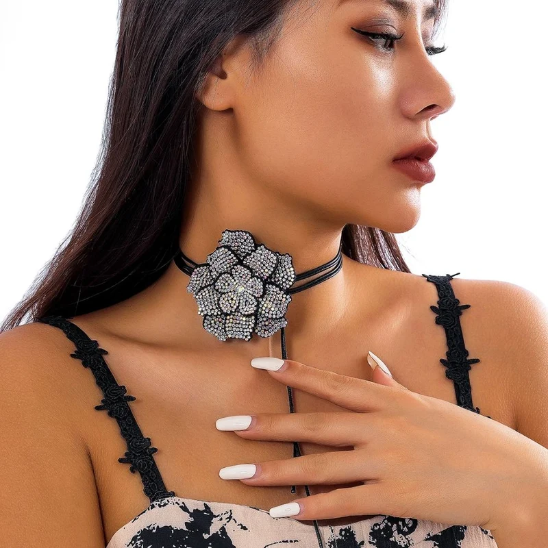 Collier Fleur Noire Diamants