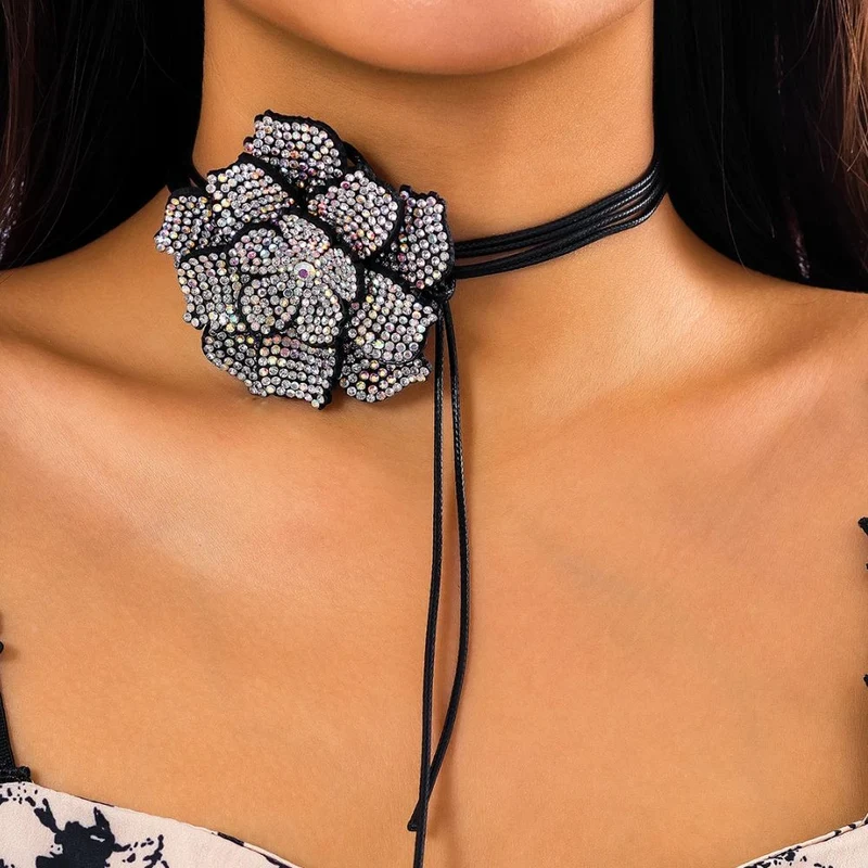 Collier Fleur Noire Diamants
