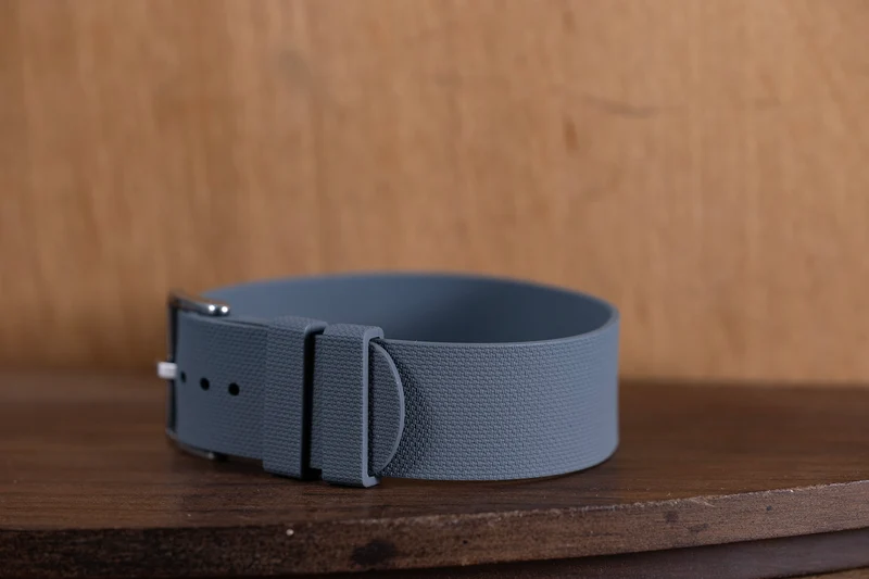 Bracelet une pièce fkm rubber Gris
