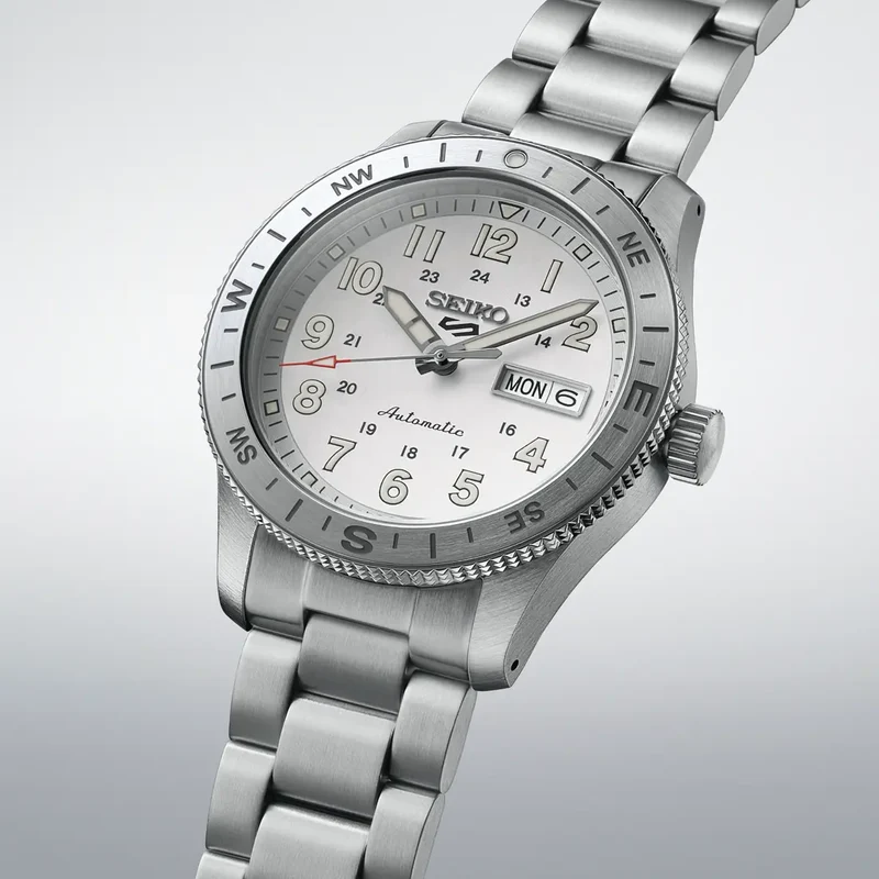 Montre Seiko 5 Field Series HDB007K1