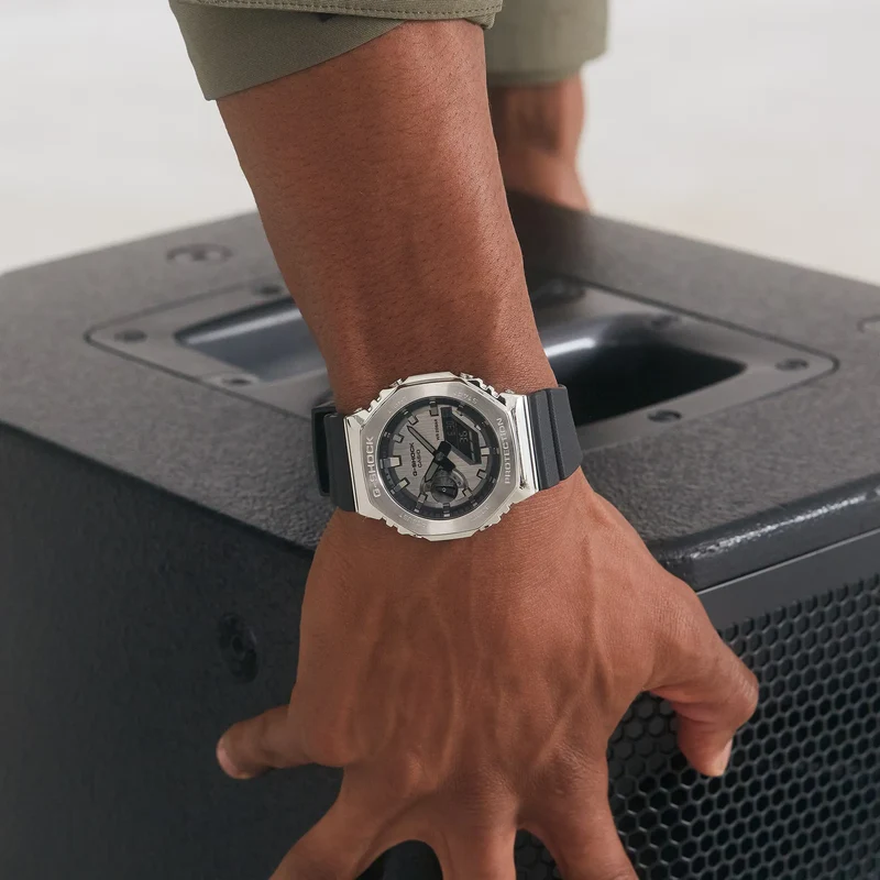 Montre Casio G-Shock GM-2100-1AER