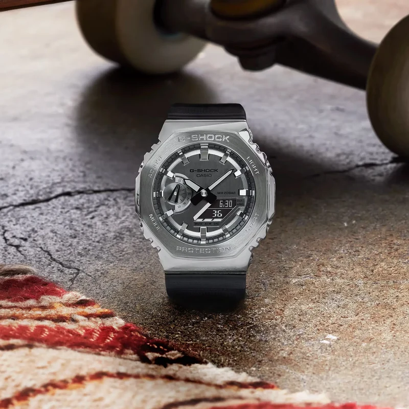 Montre Casio G-Shock GM-2100-1AER