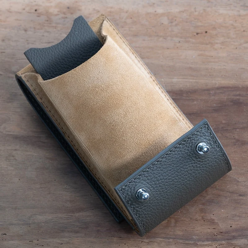 Etui une montre veau grainé Kaki