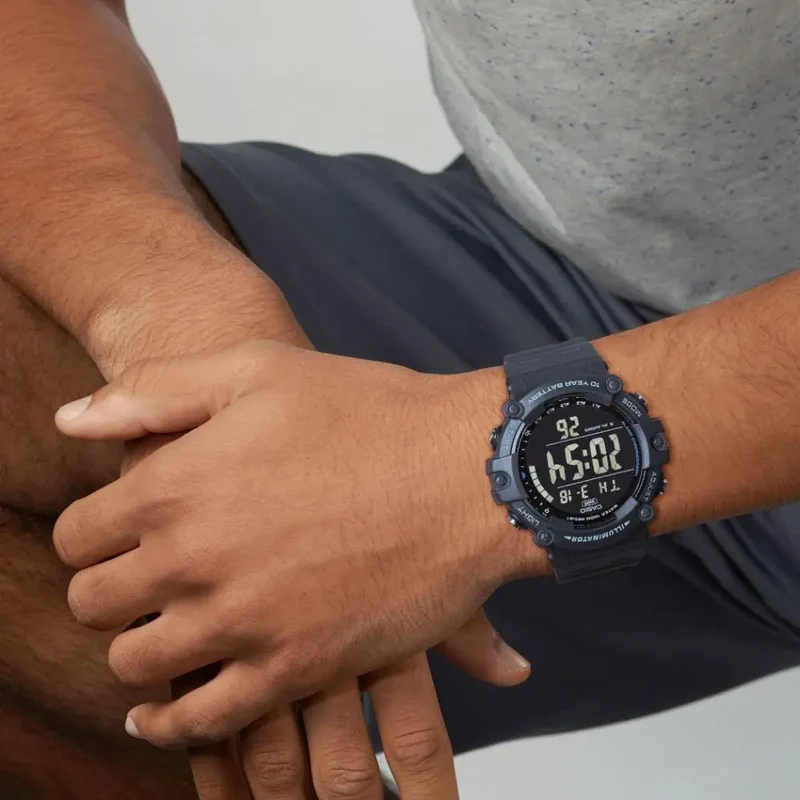 Montre Casio Collection AE-1500WH-8BVEF