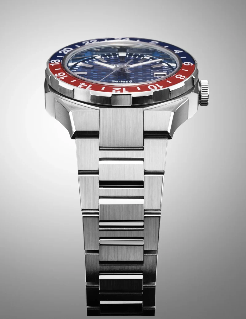 Montre Citizen Série 8 GMT Pepsi NB6030-59L